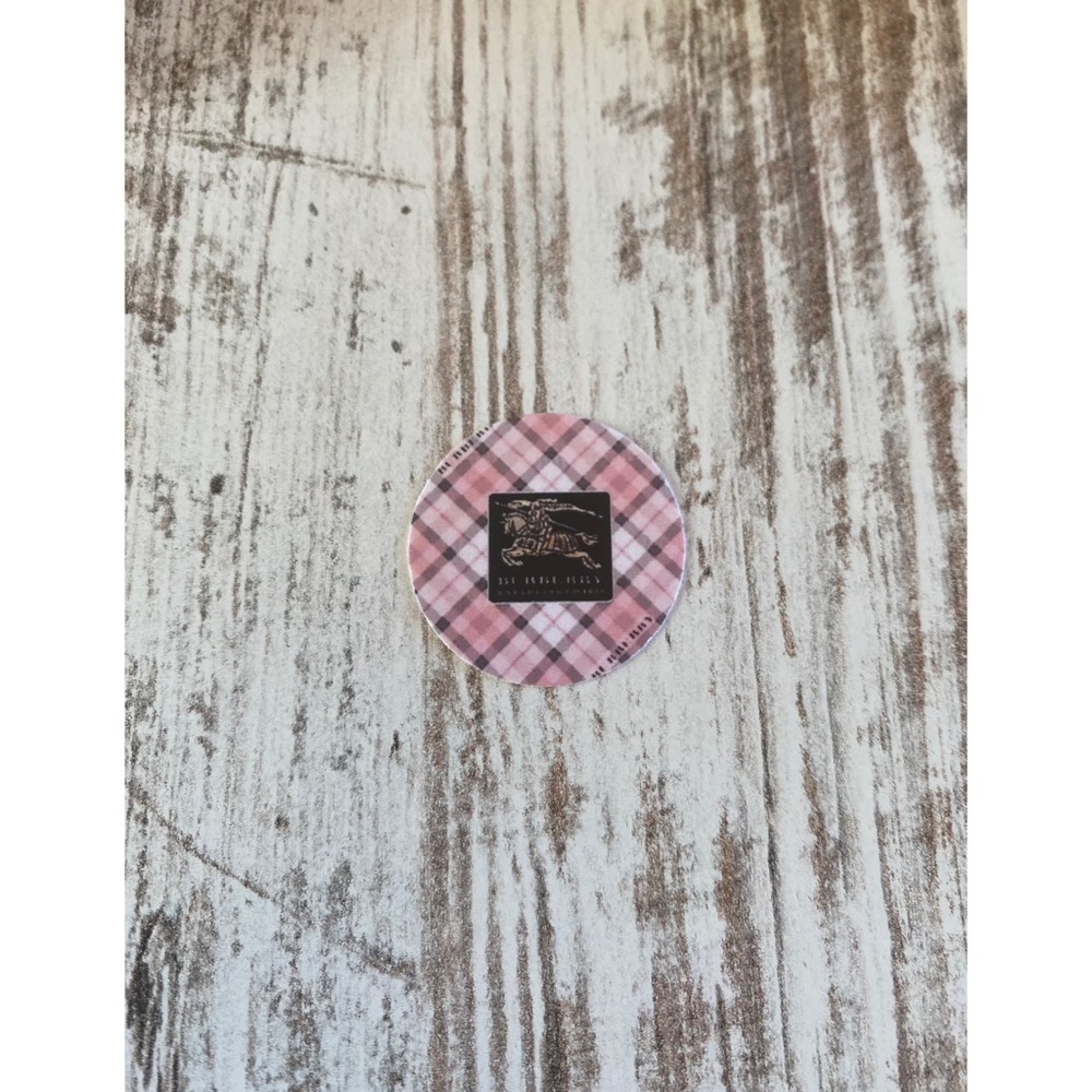Brand new Burberry exclusive bundle - Picture 9 of 9